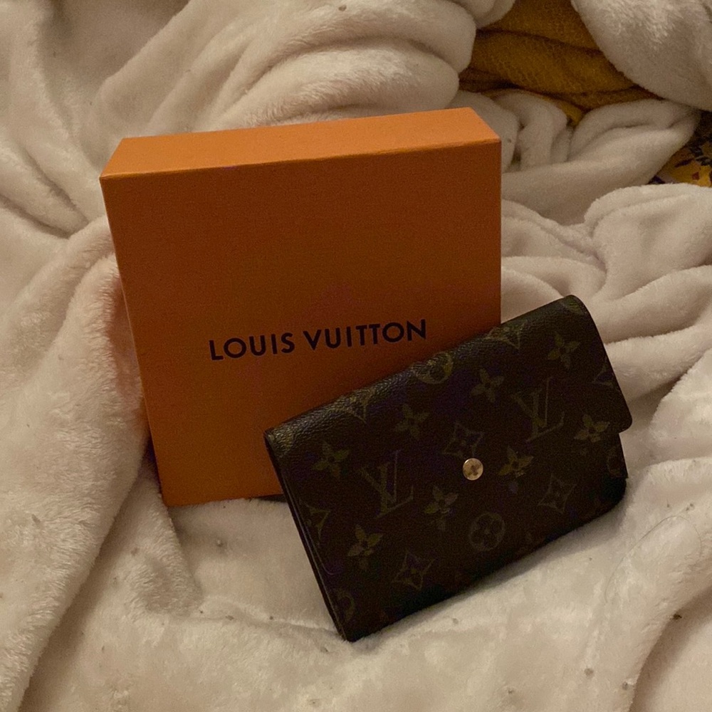 EUC LV Monogram Trifold Wallet